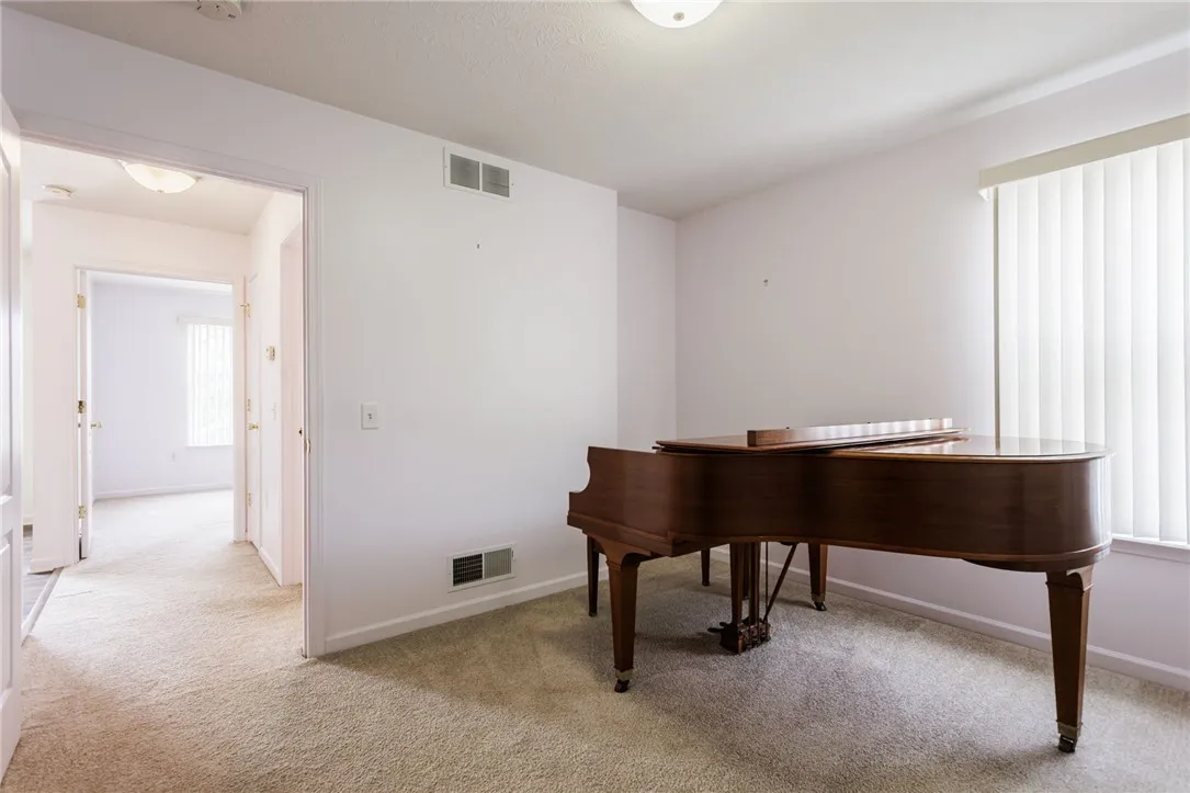 204 Westcombe Park, Henrietta, New York 14586, Henrietta, New York 14586, 4 Bedrooms Bedrooms, 10 Rooms Rooms,3 BathroomsBathrooms,Residential,Closed,204 Westcombe Park, Henrietta, New York 14586,0,R1603059