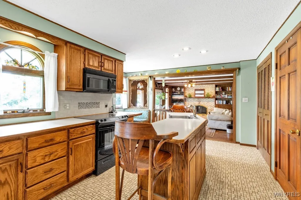1581 North Forest Road, Amherst, New York 14221, Amherst, New York 14221, 3 Bedrooms Bedrooms, 9 Rooms Rooms,2 BathroomsBathrooms,Residential,Closed,1581 North Forest Road, Amherst, New York 14221,B1618320