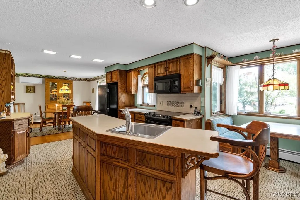 1581 North Forest Road, Amherst, New York 14221, Amherst, New York 14221, 3 Bedrooms Bedrooms, 9 Rooms Rooms,2 BathroomsBathrooms,Residential,Closed,1581 North Forest Road, Amherst, New York 14221,B1618320