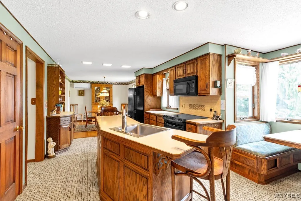 1581 North Forest Road, Amherst, New York 14221, Amherst, New York 14221, 3 Bedrooms Bedrooms, 9 Rooms Rooms,2 BathroomsBathrooms,Residential,Closed,1581 North Forest Road, Amherst, New York 14221,B1618320