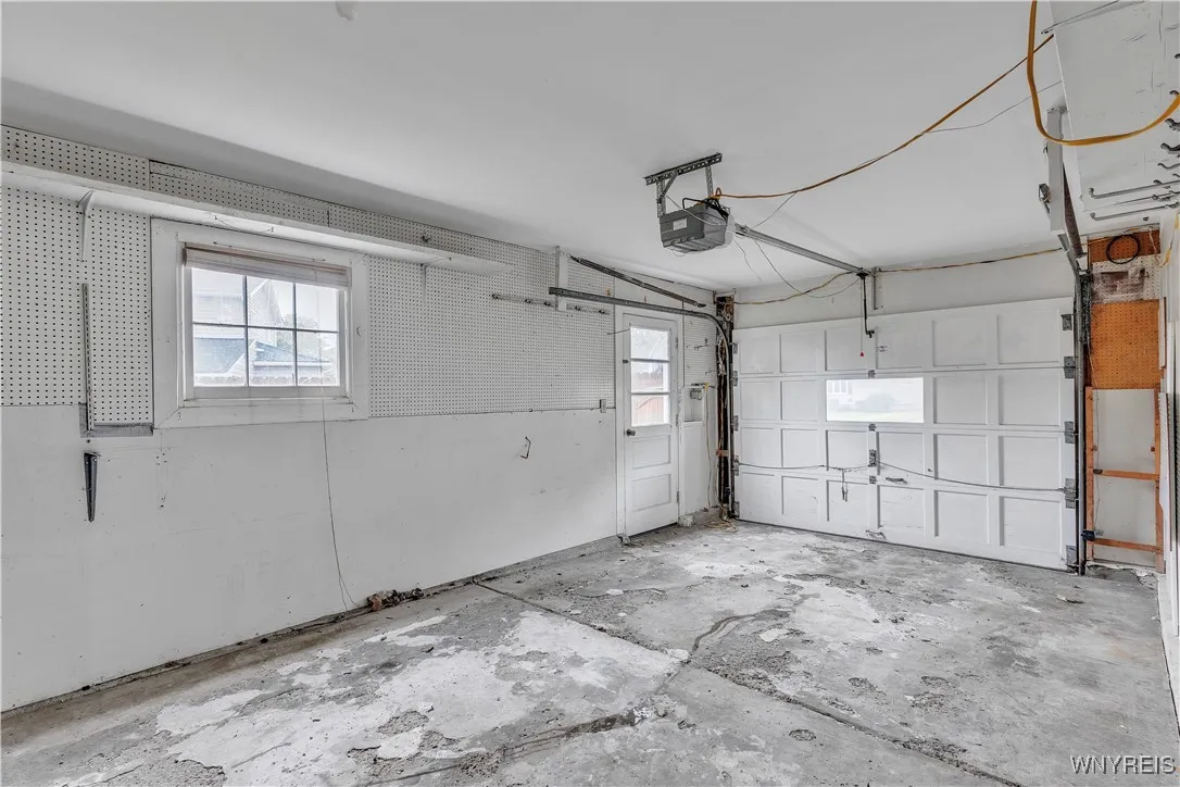 32 Rumson Road, Amherst, New York 14228, Amherst, New York 14228, 4 Bedrooms Bedrooms, 7 Rooms Rooms,1 BathroomBathrooms,Residential,For Sale,32 Rumson Road, Amherst, New York 14228,B1618132