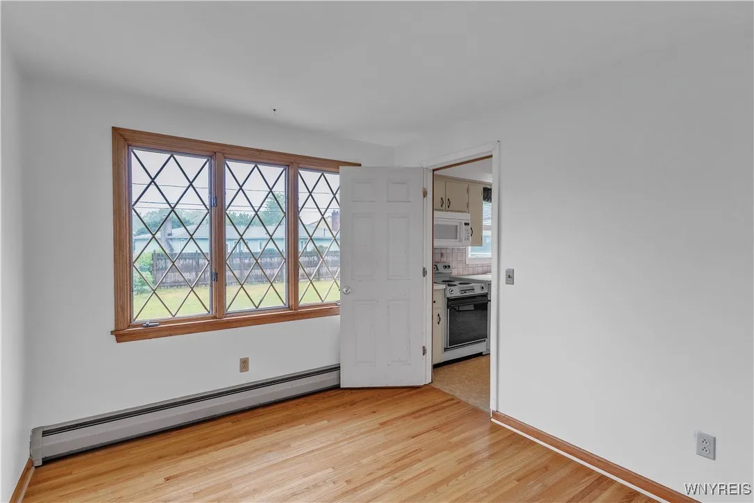 32 Rumson Road, Amherst, New York 14228, Amherst, New York 14228, 4 Bedrooms Bedrooms, 7 Rooms Rooms,1 BathroomBathrooms,Residential,For Sale,32 Rumson Road, Amherst, New York 14228,B1618132