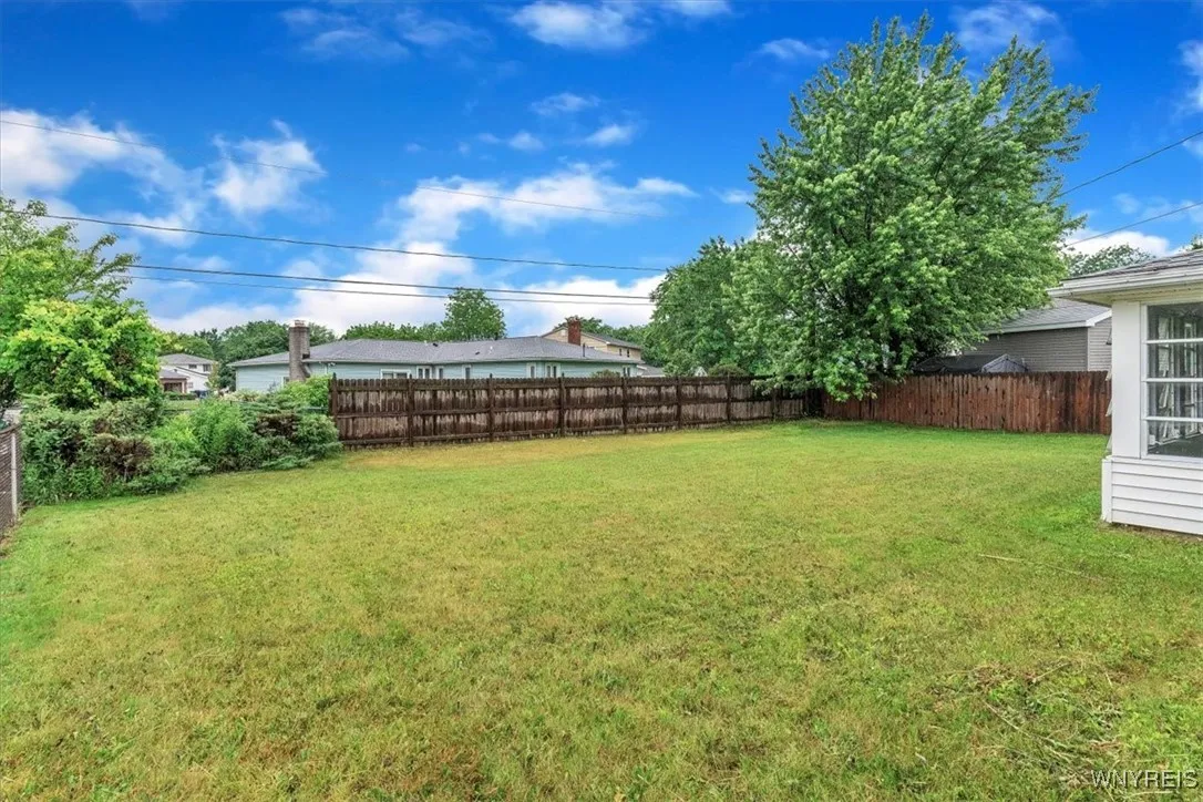 32 Rumson Road, Amherst, New York 14228, Amherst, New York 14228, 4 Bedrooms Bedrooms, 7 Rooms Rooms,1 BathroomBathrooms,Residential,For Sale,32 Rumson Road, Amherst, New York 14228,B1618132