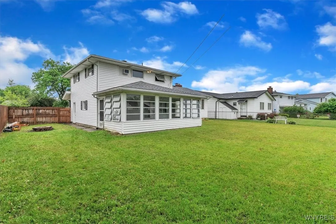 32 Rumson Road, Amherst, New York 14228, Amherst, New York 14228, 4 Bedrooms Bedrooms, 7 Rooms Rooms,1 BathroomBathrooms,Residential,For Sale,32 Rumson Road, Amherst, New York 14228,B1618132