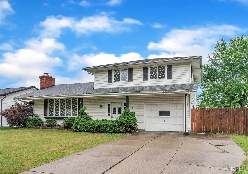 32 Rumson Road, Amherst, New York 14228, Amherst, New York 14228, 4 Bedrooms Bedrooms, 7 Rooms Rooms,1 BathroomBathrooms,Residential,For Sale,32 Rumson Road, Amherst, New York 14228,B1618132