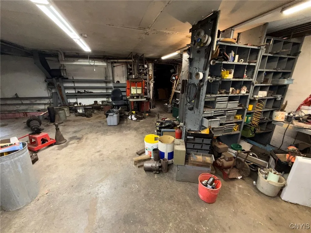 4050 Elmcrest Road, Salina, New York 13090, Salina, New York 13090, 4 Bedrooms Bedrooms, 13 Rooms Rooms,3 BathroomsBathrooms,Residential,Closed,4050 Elmcrest Road, Salina, New York 13090,0,S1618431