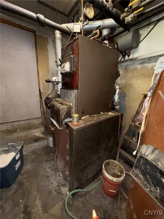 4050 Elmcrest Road, Salina, New York 13090, Salina, New York 13090, 4 Bedrooms Bedrooms, 13 Rooms Rooms,3 BathroomsBathrooms,Residential,Closed,4050 Elmcrest Road, Salina, New York 13090,0,S1618431