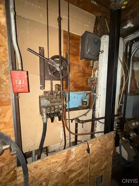 4050 Elmcrest Road, Salina, New York 13090, Salina, New York 13090, 4 Bedrooms Bedrooms, 13 Rooms Rooms,3 BathroomsBathrooms,Residential,Closed,4050 Elmcrest Road, Salina, New York 13090,0,S1618431