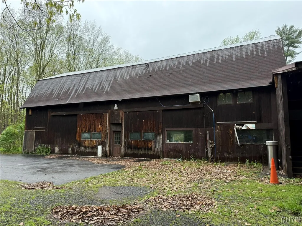 4050 Elmcrest Road, Salina, New York 13090, Salina, New York 13090, 4 Bedrooms Bedrooms, 13 Rooms Rooms,3 BathroomsBathrooms,Residential,Closed,4050 Elmcrest Road, Salina, New York 13090,0,S1618431