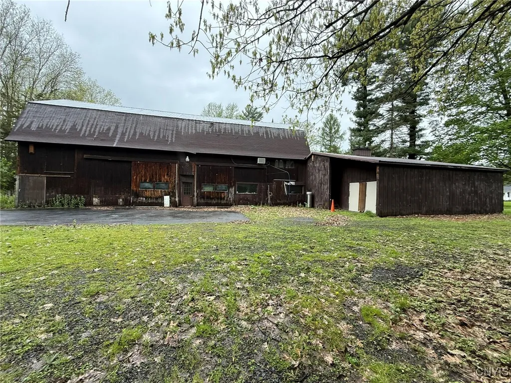 4050 Elmcrest Road, Salina, New York 13090, Salina, New York 13090, 4 Bedrooms Bedrooms, 13 Rooms Rooms,3 BathroomsBathrooms,Residential,Closed,4050 Elmcrest Road, Salina, New York 13090,0,S1618431