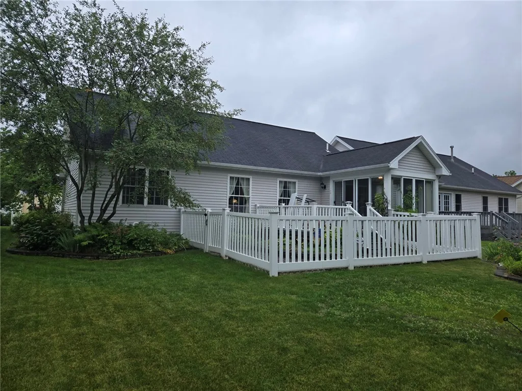 118 Stewart Place, Canandaigua, New York 14424, Canandaigua City, New York 14424, 2 Bedrooms Bedrooms, 4 Rooms Rooms,1 BathroomBathrooms,Residential,Closed,118 Stewart Place, Canandaigua, New York 14424,R1618415