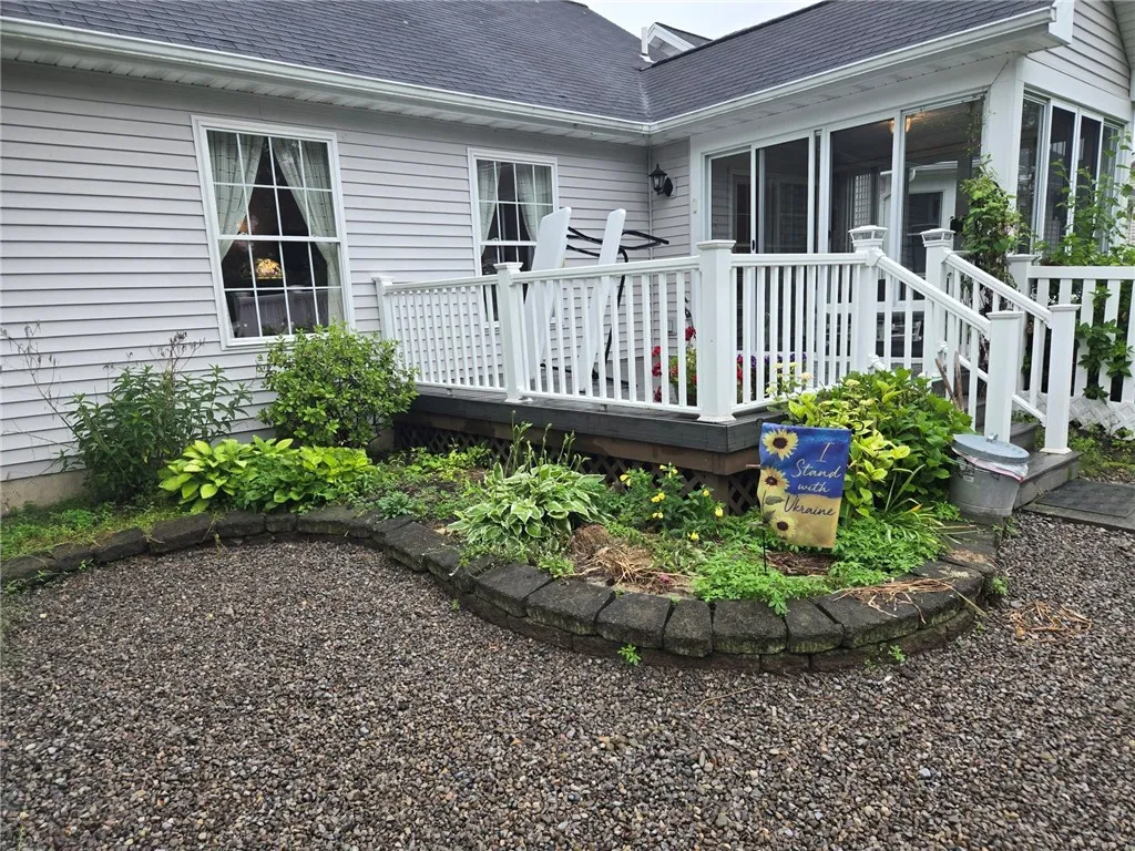 118 Stewart Place, Canandaigua, New York 14424, Canandaigua City, New York 14424, 2 Bedrooms Bedrooms, 4 Rooms Rooms,1 BathroomBathrooms,Residential,Closed,118 Stewart Place, Canandaigua, New York 14424,R1618415