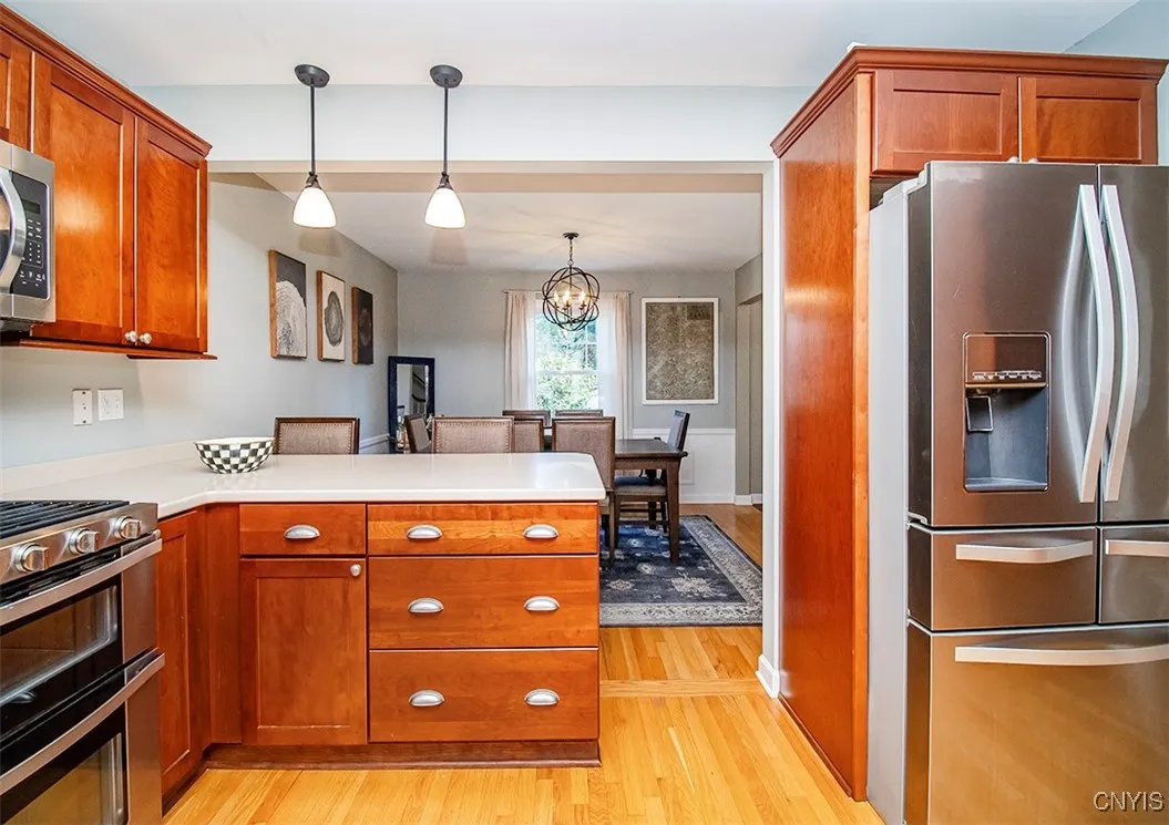 Enjoy breakfast at the breakfast bar...