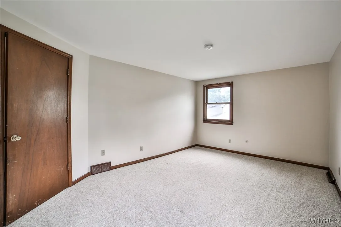 212 Robin Road, Amherst, New York 14228, Amherst, New York 14228, 4 Bedrooms Bedrooms, 8 Rooms Rooms,1 BathroomBathrooms,Residential,For Sale,212 Robin Road, Amherst, New York 14228,B1617752