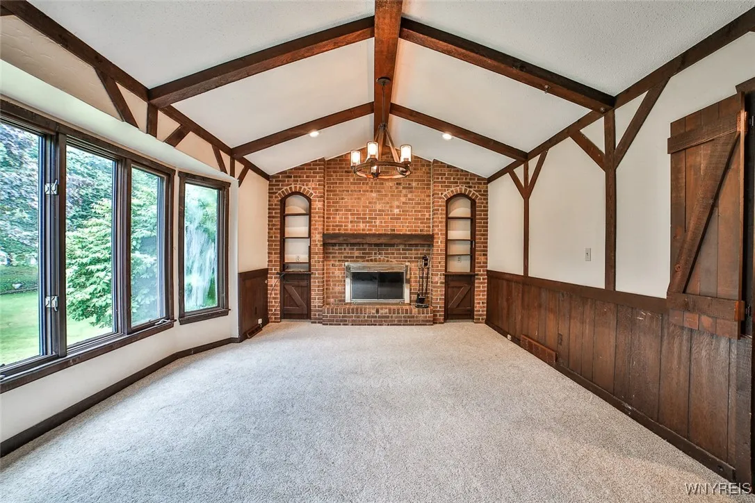 Family room w/ fireplace