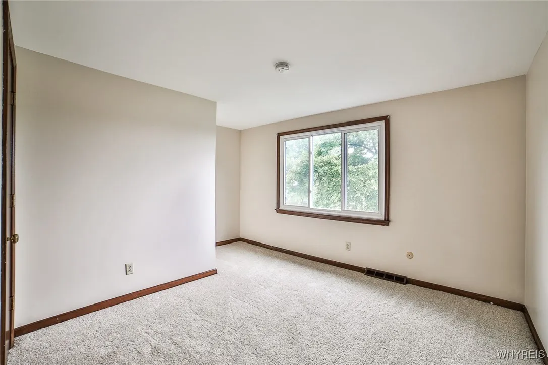 212 Robin Road, Amherst, New York 14228, Amherst, New York 14228, 4 Bedrooms Bedrooms, 8 Rooms Rooms,1 BathroomBathrooms,Residential,For Sale,212 Robin Road, Amherst, New York 14228,B1617752