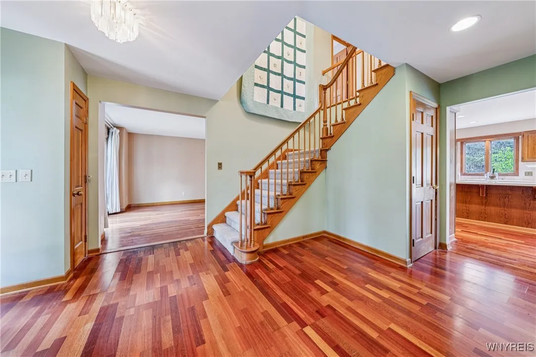 100 Hunt Club Circle, Amherst, New York 14051, Amherst, New York 14051, 4 Bedrooms Bedrooms, 10 Rooms Rooms,2 BathroomsBathrooms,Residential,Closed,100 Hunt Club Circle, Amherst, New York 14051,B1618464