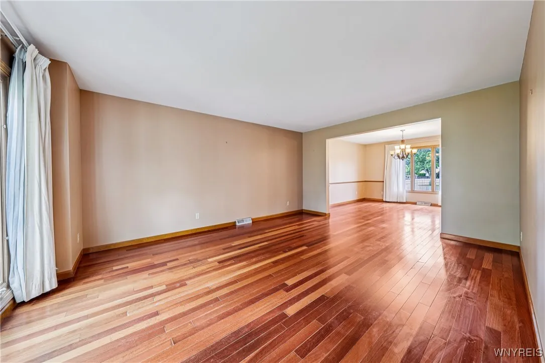 100 Hunt Club Circle, Amherst, New York 14051, Amherst, New York 14051, 4 Bedrooms Bedrooms, 10 Rooms Rooms,2 BathroomsBathrooms,Residential,Closed,100 Hunt Club Circle, Amherst, New York 14051,B1618464