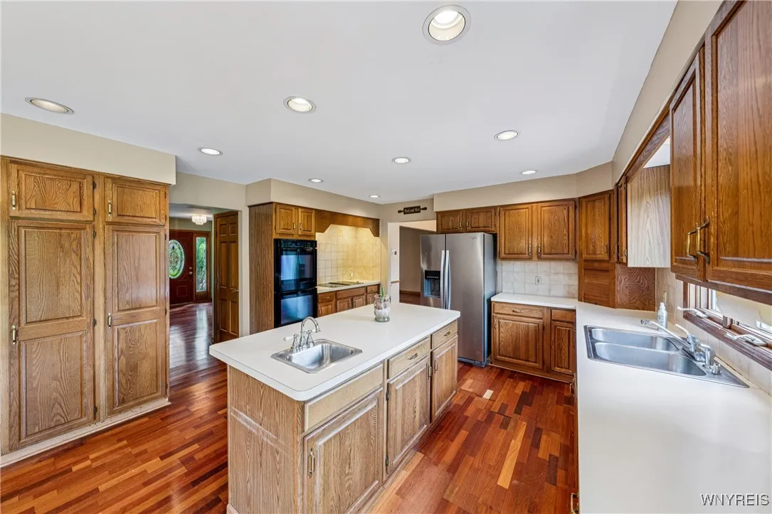 100 Hunt Club Circle, Amherst, New York 14051, Amherst, New York 14051, 4 Bedrooms Bedrooms, 10 Rooms Rooms,2 BathroomsBathrooms,Residential,Closed,100 Hunt Club Circle, Amherst, New York 14051,B1618464