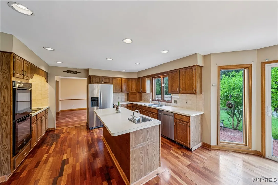 100 Hunt Club Circle, Amherst, New York 14051, Amherst, New York 14051, 4 Bedrooms Bedrooms, 10 Rooms Rooms,2 BathroomsBathrooms,Residential,Closed,100 Hunt Club Circle, Amherst, New York 14051,B1618464