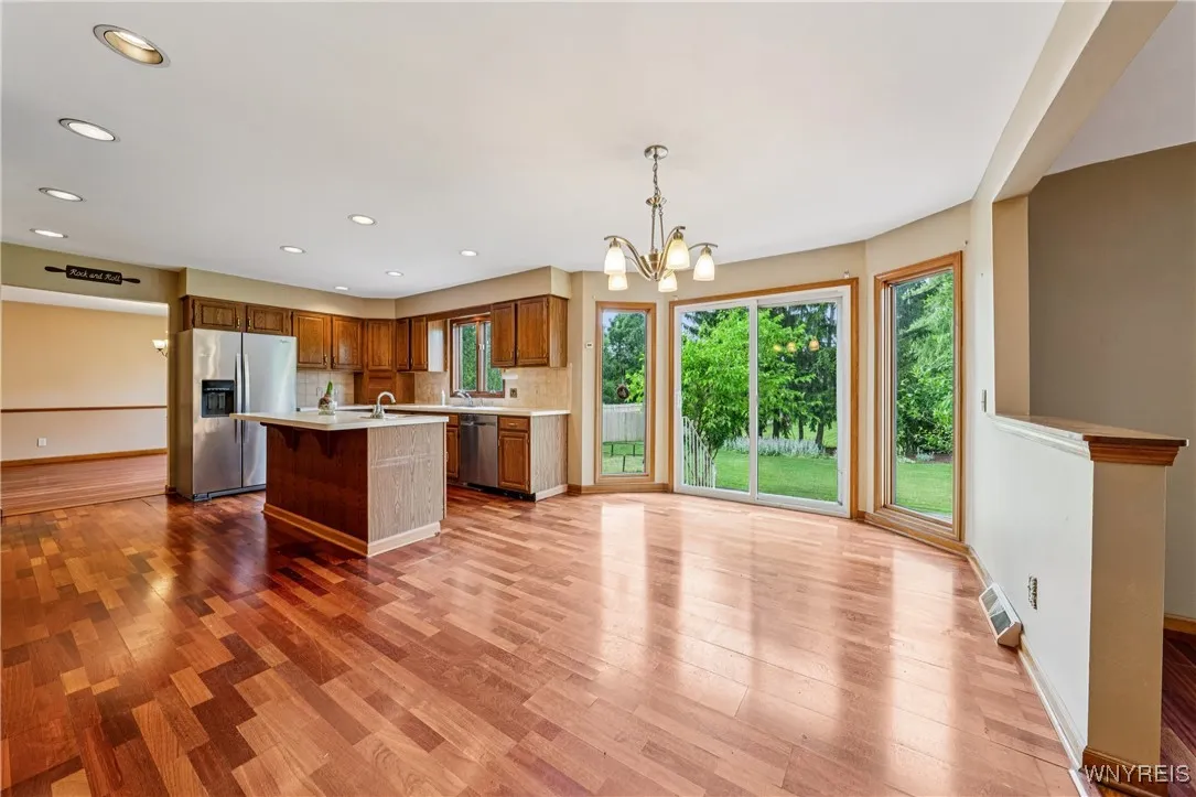 100 Hunt Club Circle, Amherst, New York 14051, Amherst, New York 14051, 4 Bedrooms Bedrooms, 10 Rooms Rooms,2 BathroomsBathrooms,Residential,Closed,100 Hunt Club Circle, Amherst, New York 14051,B1618464