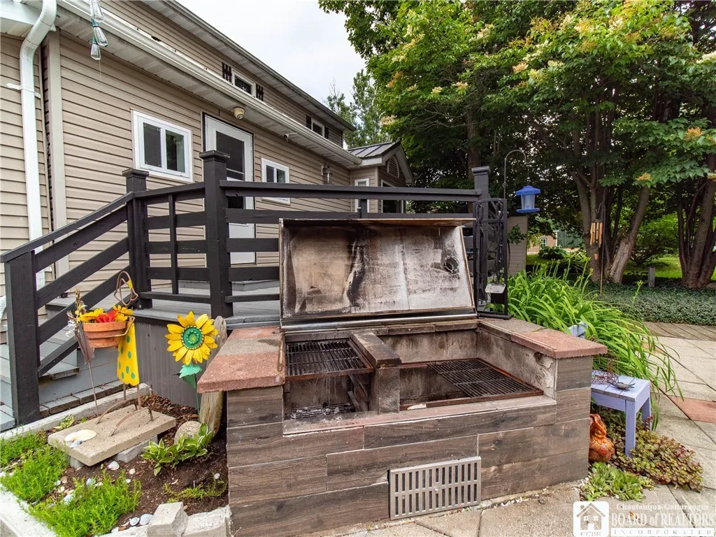 6295 Stockton Hartfield Road, Chautauqua, New York, Chautauqua, New York 14728, 3 Bedrooms Bedrooms, 10 Rooms Rooms,2 BathroomsBathrooms,Residential,Closed,6295 Stockton Hartfield Road, Chautauqua, New York,0,R1615854