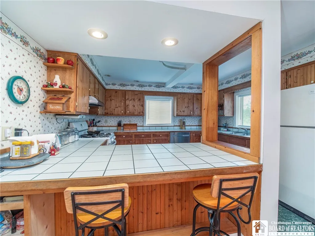 6295 Stockton Hartfield Road, Chautauqua, New York, Chautauqua, New York 14728, 3 Bedrooms Bedrooms, 10 Rooms Rooms,2 BathroomsBathrooms,Residential,Closed,6295 Stockton Hartfield Road, Chautauqua, New York,0,R1615854