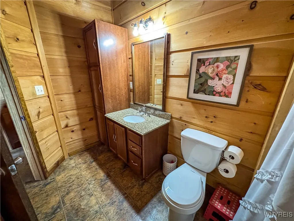 2nd floor full bath