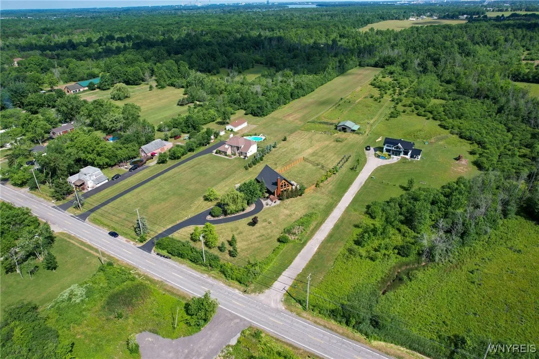 2637 Staley Road, Grand Island, New York 14072, Grand Island, New York 14072, 3 Bedrooms Bedrooms, ,3 BathroomsBathrooms,Residential,For Sale,2637 Staley Road, Grand Island, New York 14072,B1617825
