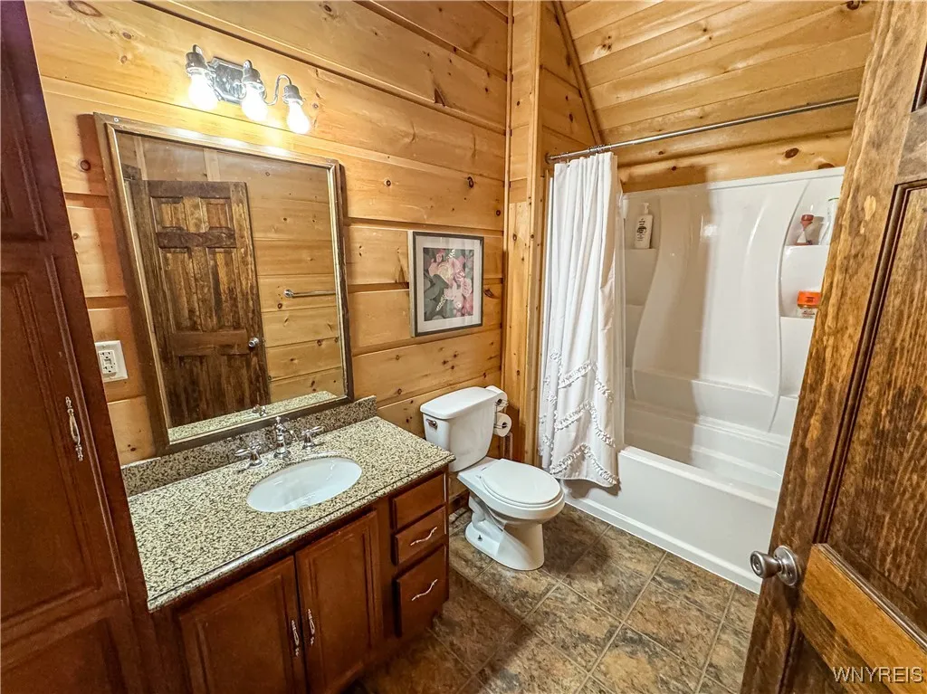 2nd floor full bath