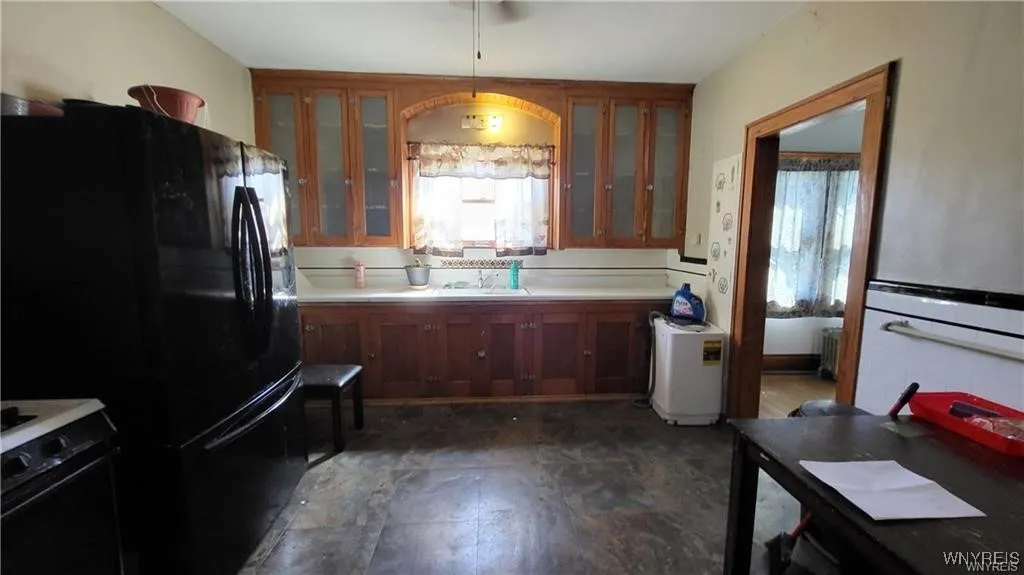 2047 Clinton Street, Buffalo, New York 14206, Buffalo, New York 14206, 5 Bedrooms Bedrooms, ,3 BathroomsBathrooms,Residential,For Sale,2047 Clinton Street, Buffalo, New York 14206,0,B1618153