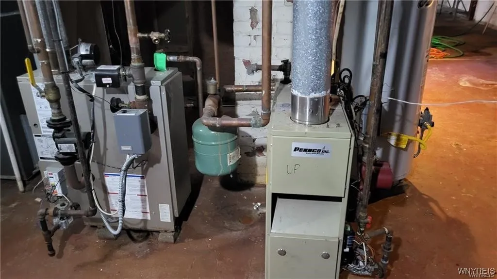 2047 Clinton Street, Buffalo, New York 14206, Buffalo, New York 14206, 5 Bedrooms Bedrooms, ,3 BathroomsBathrooms,Residential,For Sale,2047 Clinton Street, Buffalo, New York 14206,0,B1618153