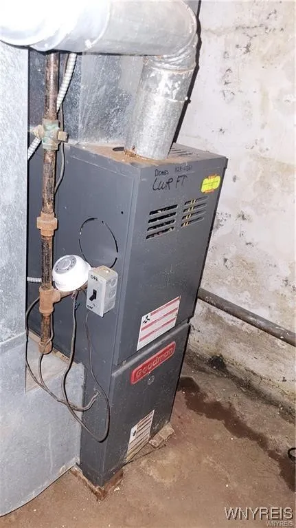 2047 Clinton Street, Buffalo, New York 14206, Buffalo, New York 14206, 5 Bedrooms Bedrooms, ,3 BathroomsBathrooms,Residential,For Sale,2047 Clinton Street, Buffalo, New York 14206,0,B1618153