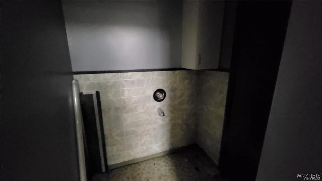 2047 Clinton Street, Buffalo, New York 14206, Buffalo, New York 14206, 5 Bedrooms Bedrooms, ,3 BathroomsBathrooms,Residential,For Sale,2047 Clinton Street, Buffalo, New York 14206,0,B1618153