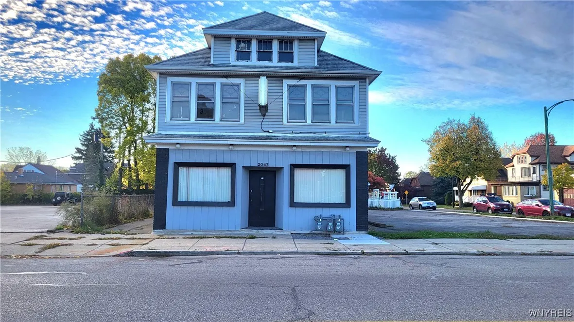 2047 Clinton Street, Buffalo, New York 14206, Buffalo, New York 14206, 5 Bedrooms Bedrooms, ,3 BathroomsBathrooms,Residential,For Sale,2047 Clinton Street, Buffalo, New York 14206,0,B1618153