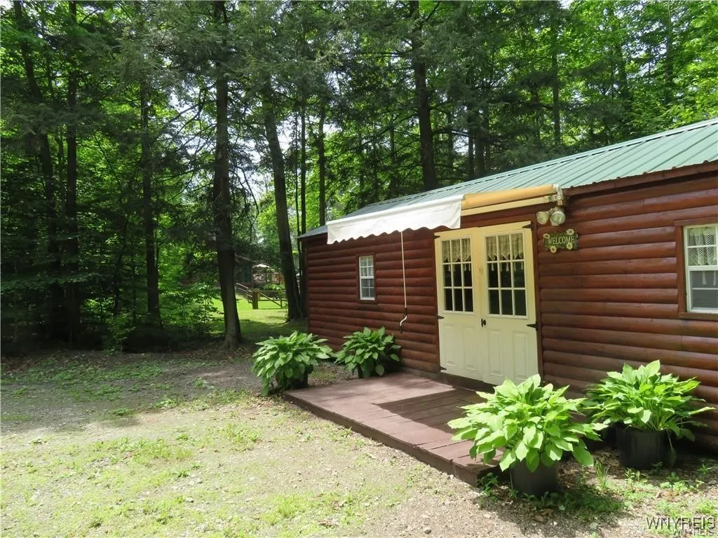 11050 Eden Road, North Collins, New York 14111, North Collins, New York 14111, 3 Bedrooms Bedrooms, 7 Rooms Rooms,2 BathroomsBathrooms,Residential,Closed,11050 Eden Road, North Collins, New York 14111,0,B1618473