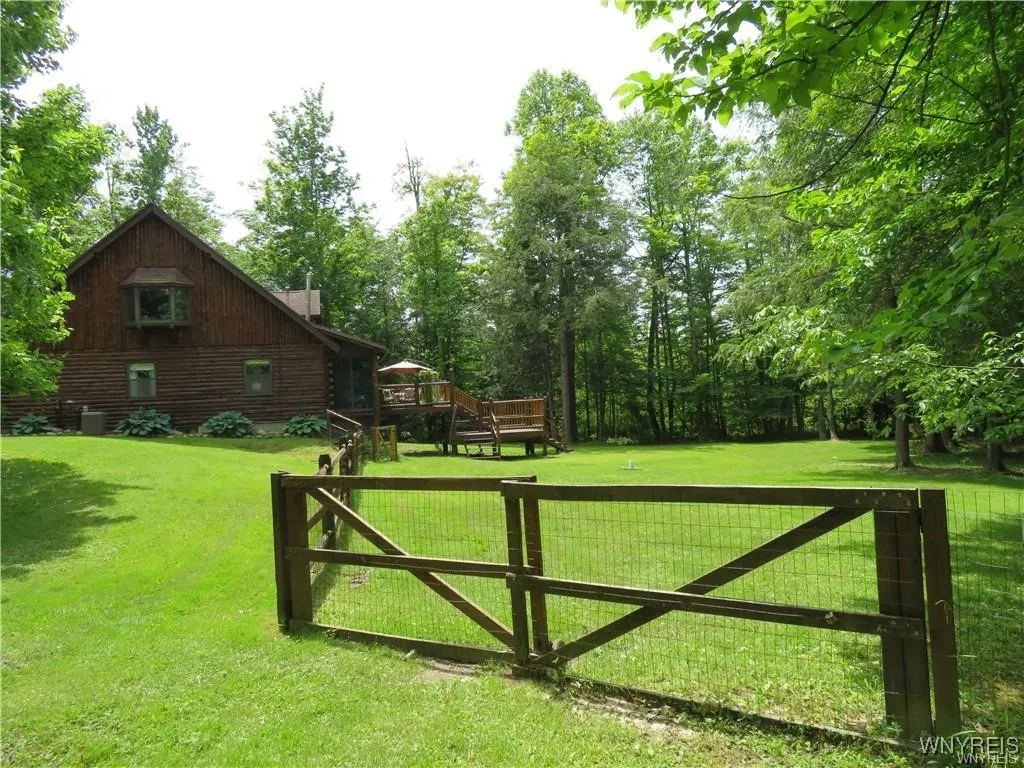 11050 Eden Road, North Collins, New York 14111, North Collins, New York 14111, 3 Bedrooms Bedrooms, 7 Rooms Rooms,2 BathroomsBathrooms,Residential,Closed,11050 Eden Road, North Collins, New York 14111,0,B1618473