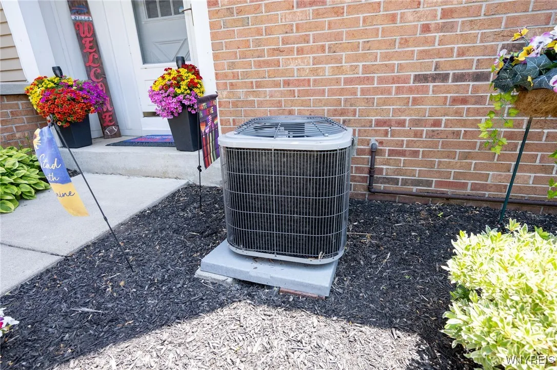 253 Old Oak Post Road, Amherst, New York 14051, Amherst, New York 14051, 3 Bedrooms Bedrooms, 7 Rooms Rooms,2 BathroomsBathrooms,Residential,Closed,253 Old Oak Post Road, Amherst, New York 14051,0,B1617720