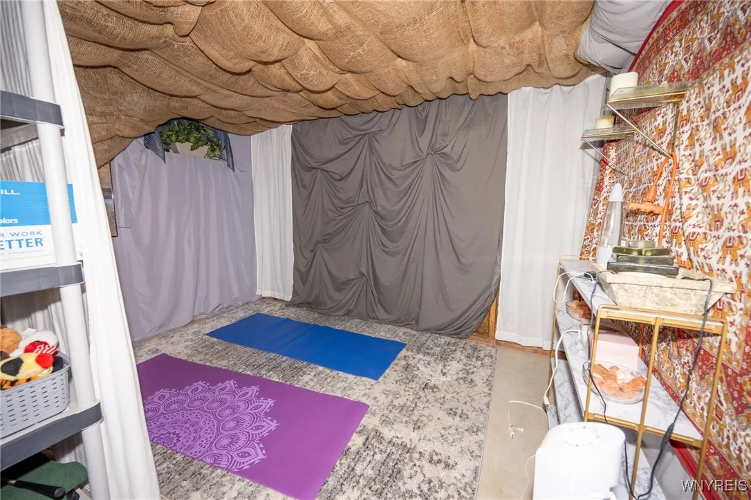 253 Old Oak Post Road, Amherst, New York 14051, Amherst, New York 14051, 3 Bedrooms Bedrooms, 7 Rooms Rooms,2 BathroomsBathrooms,Residential,Closed,253 Old Oak Post Road, Amherst, New York 14051,0,B1617720