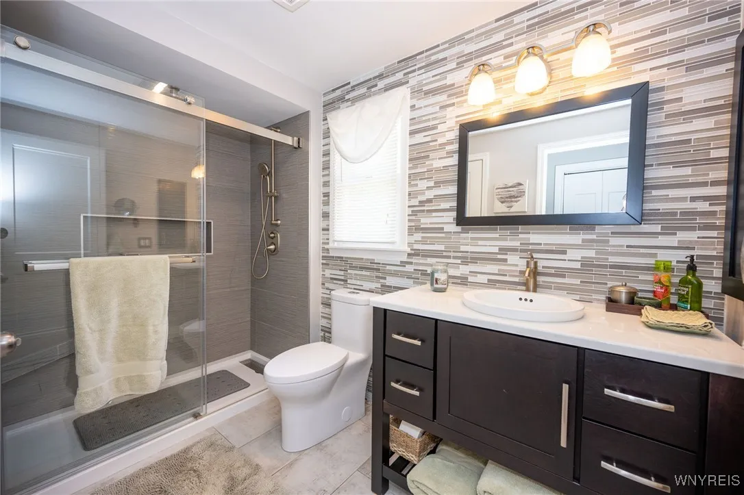 253 Old Oak Post Road, Amherst, New York 14051, Amherst, New York 14051, 3 Bedrooms Bedrooms, 7 Rooms Rooms,2 BathroomsBathrooms,Residential,Closed,253 Old Oak Post Road, Amherst, New York 14051,0,B1617720