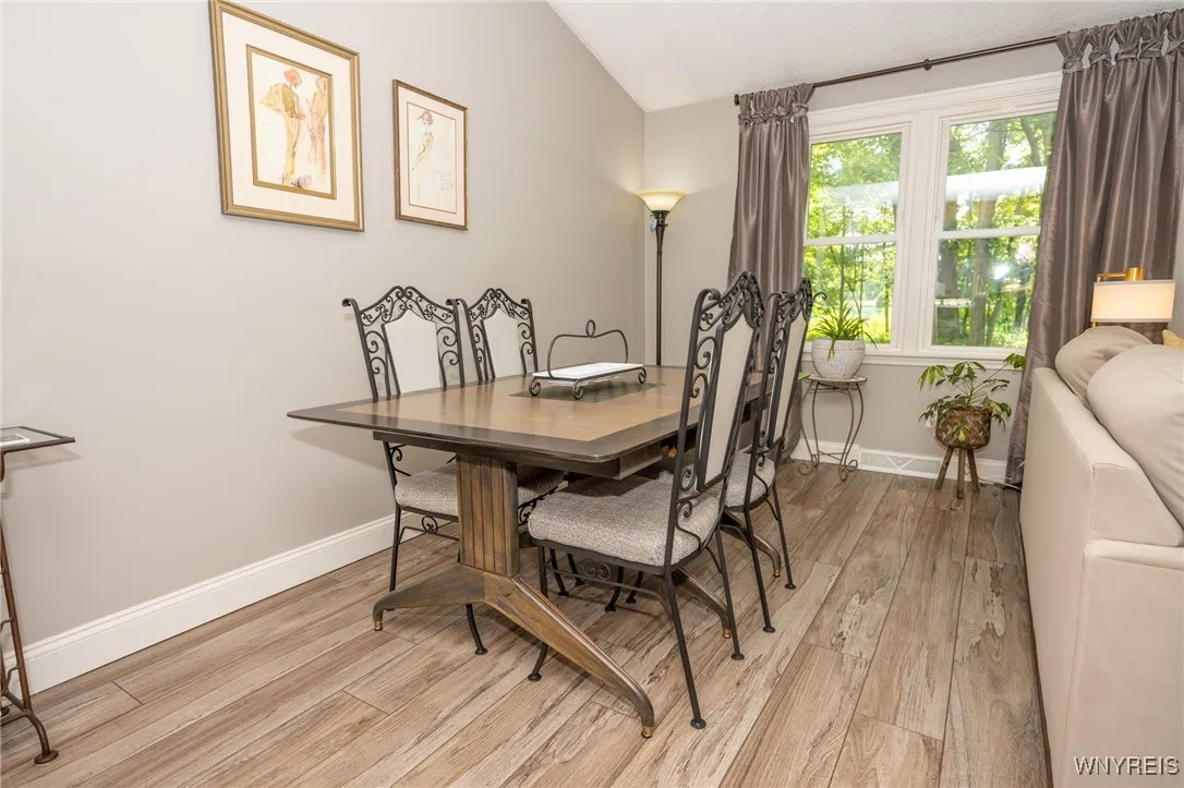 253 Old Oak Post Road, Amherst, New York 14051, Amherst, New York 14051, 3 Bedrooms Bedrooms, 7 Rooms Rooms,2 BathroomsBathrooms,Residential,Closed,253 Old Oak Post Road, Amherst, New York 14051,0,B1617720