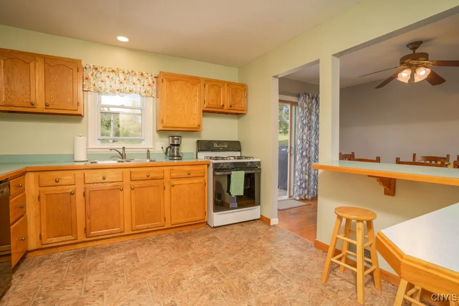 10045 Roberts Road, Paris, New York 13456, Paris, New York 13456, 3 Bedrooms Bedrooms, 7 Rooms Rooms,2 BathroomsBathrooms,Residential,Closed,10045 Roberts Road, Paris, New York 13456,0,S1618290