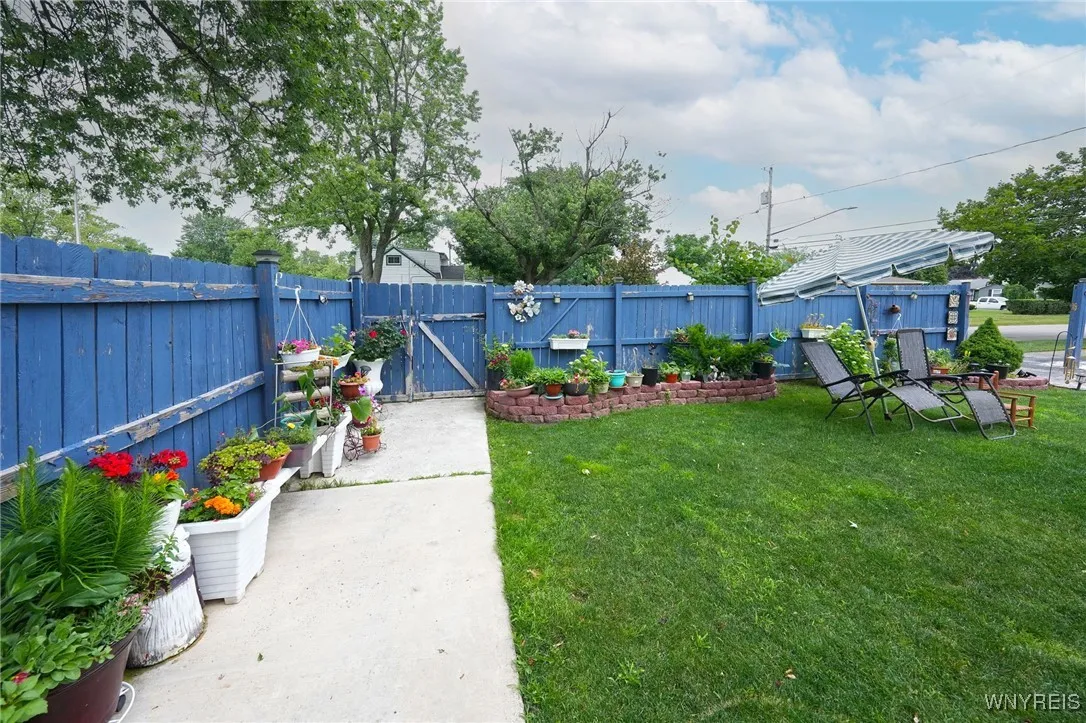 65 Gardenvale Drive, Cheektowaga, New York 14225, Cheektowaga, New York 14225, 4 Bedrooms Bedrooms, 6 Rooms Rooms,1 BathroomBathrooms,Residential,For Sale,65 Gardenvale Drive, Cheektowaga, New York 14225,B1618208
