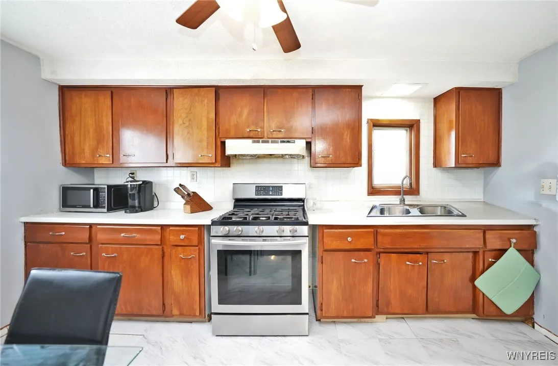65 Gardenvale Drive, Cheektowaga, New York 14225, Cheektowaga, New York 14225, 4 Bedrooms Bedrooms, 6 Rooms Rooms,1 BathroomBathrooms,Residential,For Sale,65 Gardenvale Drive, Cheektowaga, New York 14225,B1618208