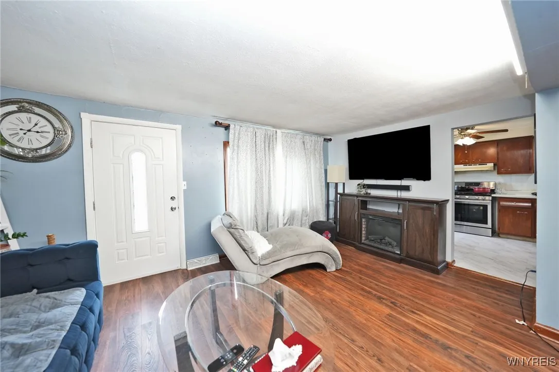 65 Gardenvale Drive, Cheektowaga, New York 14225, Cheektowaga, New York 14225, 4 Bedrooms Bedrooms, 6 Rooms Rooms,1 BathroomBathrooms,Residential,For Sale,65 Gardenvale Drive, Cheektowaga, New York 14225,B1618208