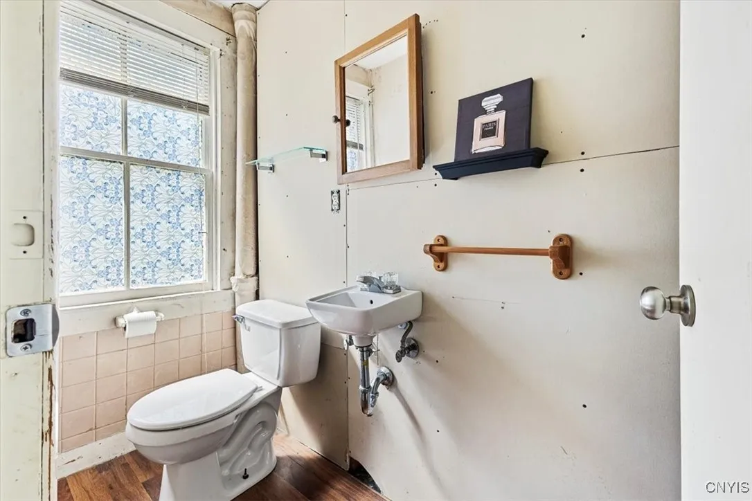 6166 Ny-28, Indian Lake, New York 12842, Indian Lake, New York 12842, 4 Bedrooms Bedrooms, 8 Rooms Rooms,1 BathroomBathrooms,Residential,For Sale,6166 Ny-28, Indian Lake, New York 12842,0,S1616690