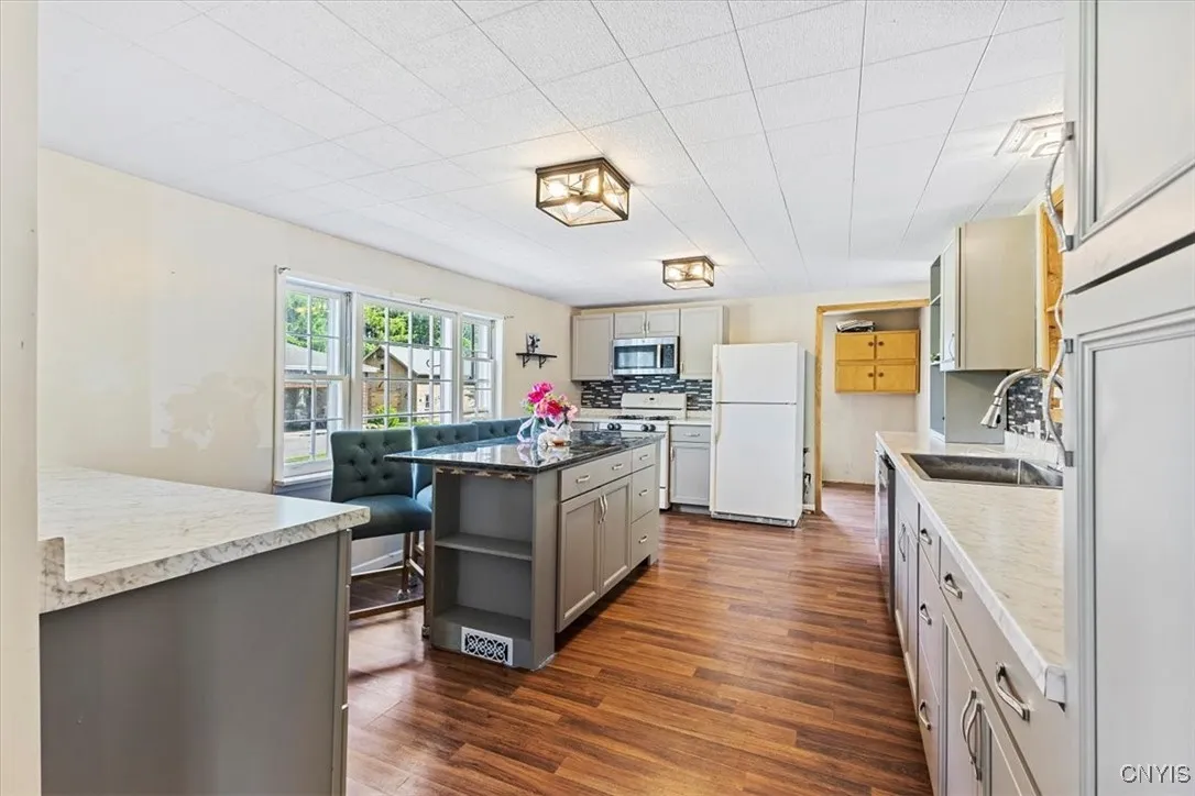 6166 Ny-28, Indian Lake, New York 12842, Indian Lake, New York 12842, 4 Bedrooms Bedrooms, 8 Rooms Rooms,1 BathroomBathrooms,Residential,For Sale,6166 Ny-28, Indian Lake, New York 12842,0,S1616690