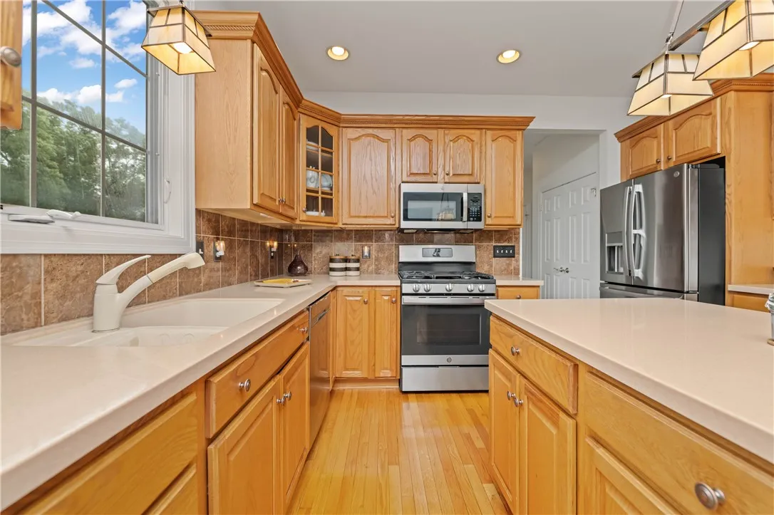 67 Newstone Road, Henrietta, New York 14534, Henrietta, New York 14534, 4 Bedrooms Bedrooms, 7 Rooms Rooms,2 BathroomsBathrooms,Residential,Closed,67 Newstone Road, Henrietta, New York 14534,0,R1618297
