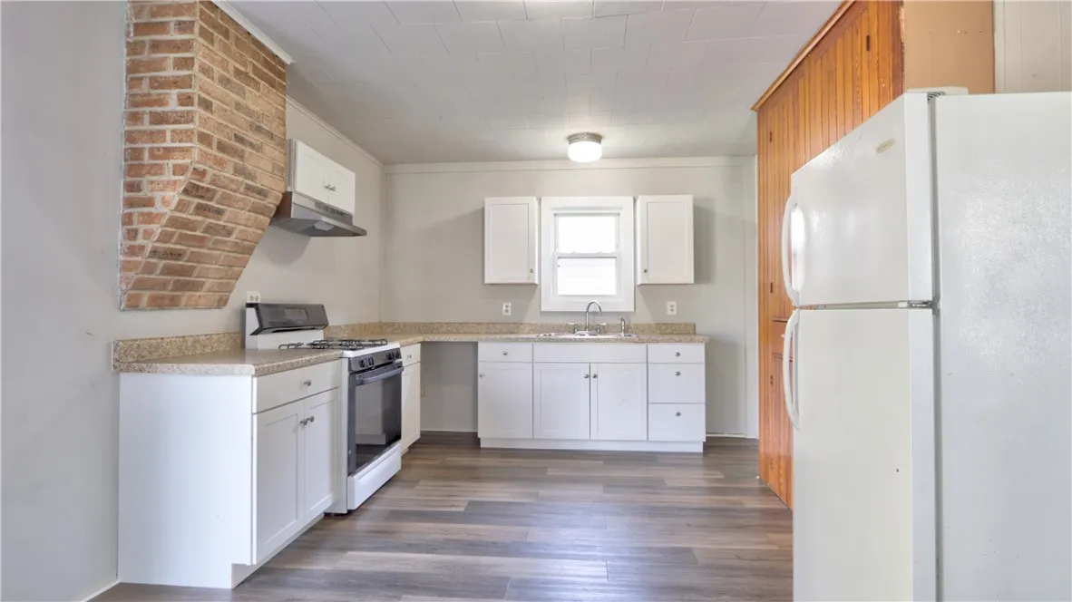 17 Maple Street, Seneca Falls, New York 13148, Seneca Falls, New York 13148, 3 Bedrooms Bedrooms, 5 Rooms Rooms,1 BathroomBathrooms,Residential,Closed,17 Maple Street, Seneca Falls, New York 13148,0,R1618225