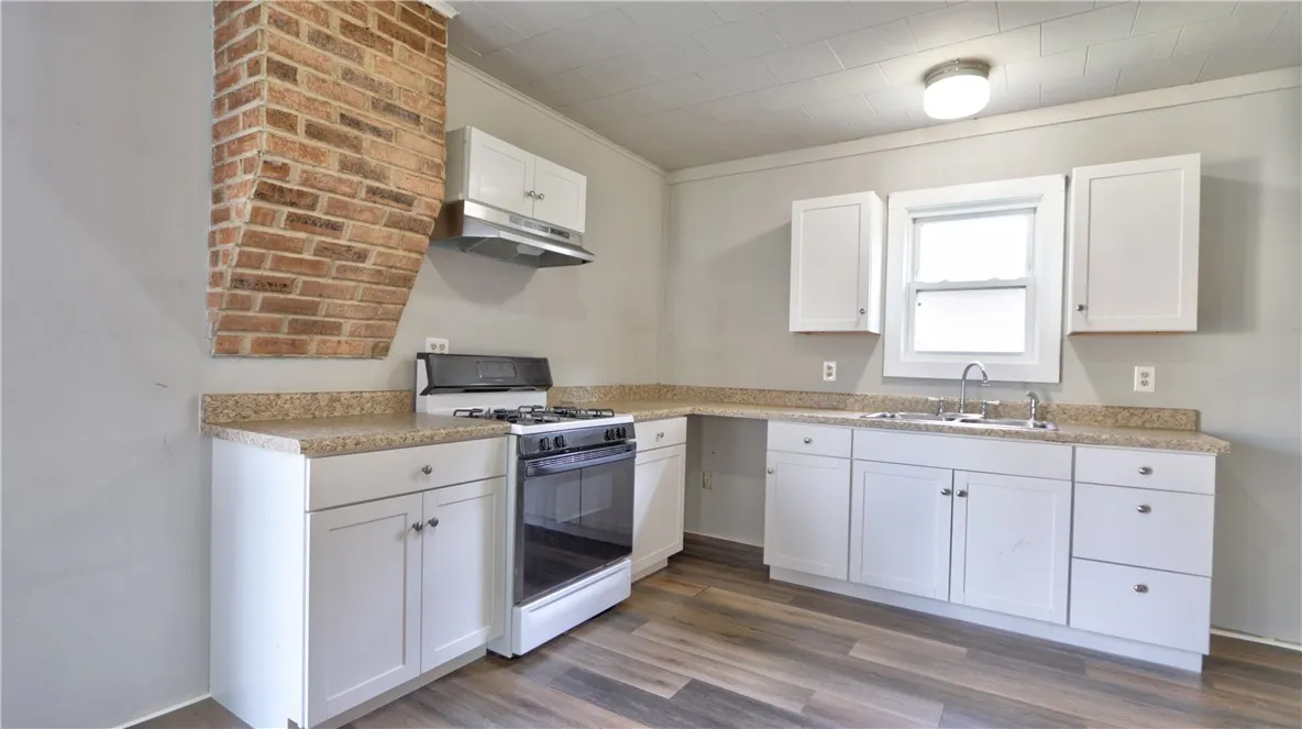 17 Maple Street, Seneca Falls, New York 13148, Seneca Falls, New York 13148, 3 Bedrooms Bedrooms, 5 Rooms Rooms,1 BathroomBathrooms,Residential,Closed,17 Maple Street, Seneca Falls, New York 13148,0,R1618225